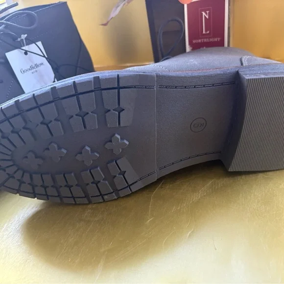 Goodfellow & Co Men's Charcoal Chukka Boots - Picture 3 of 6